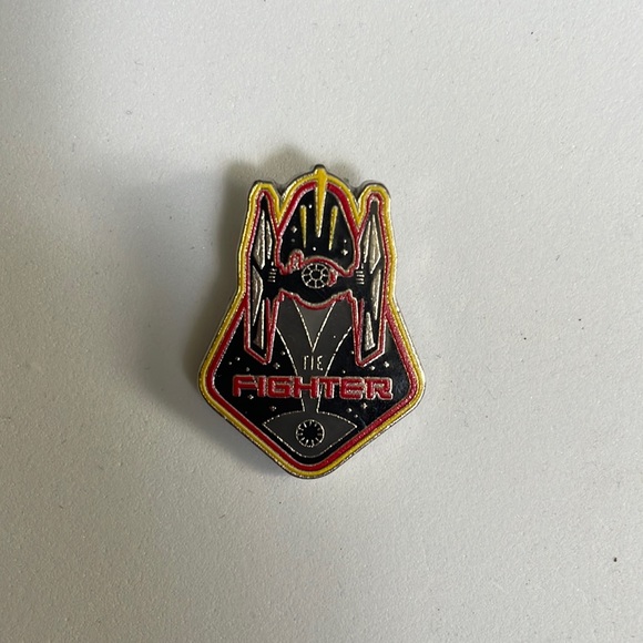 Star Wars the force awakens tie fighter pin - Picture 1 of 3